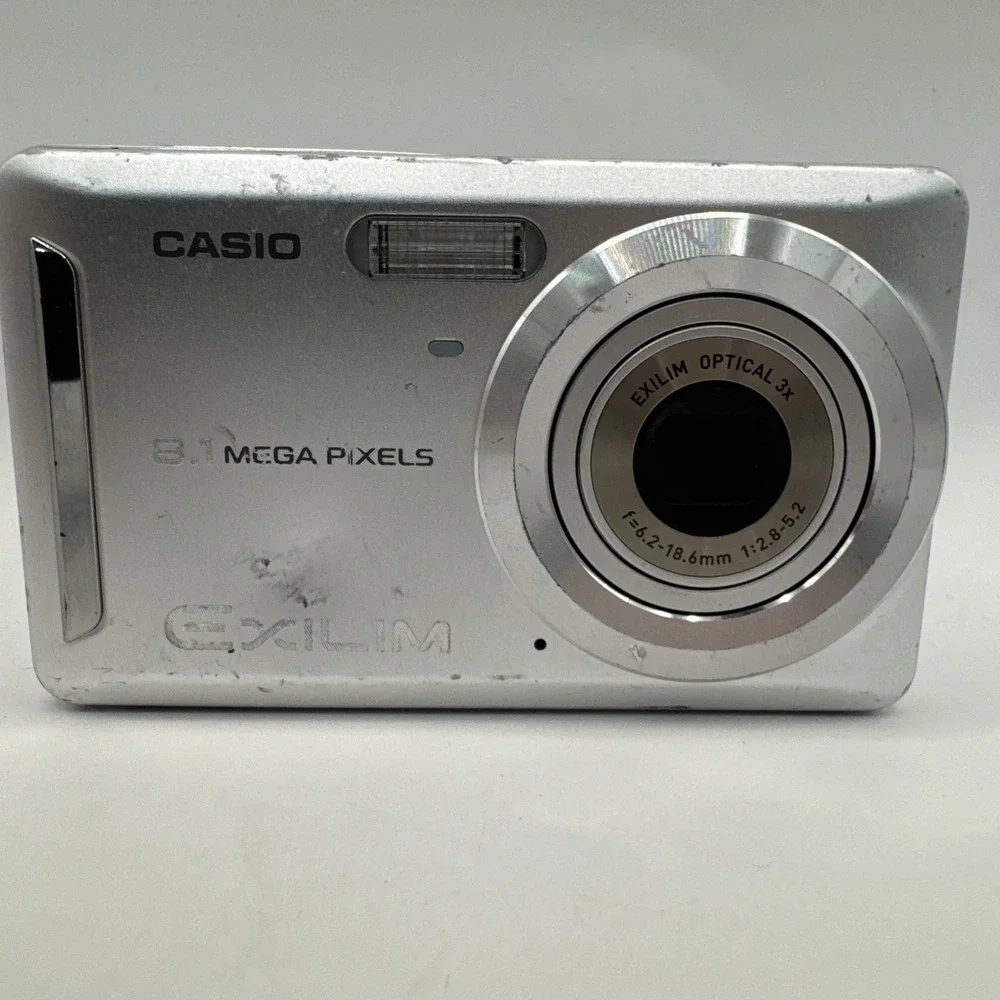 Casio Exilim EX-Z9 Silver 8.1 MP 3x Optical Digital Camera EUC untested